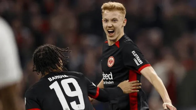 马卡报:皇马多次考察法兰克福中场拉尔森,据称要价6000万欧 马卡报:皇马多次考察法兰克福中场拉尔森,据称要价6000万欧